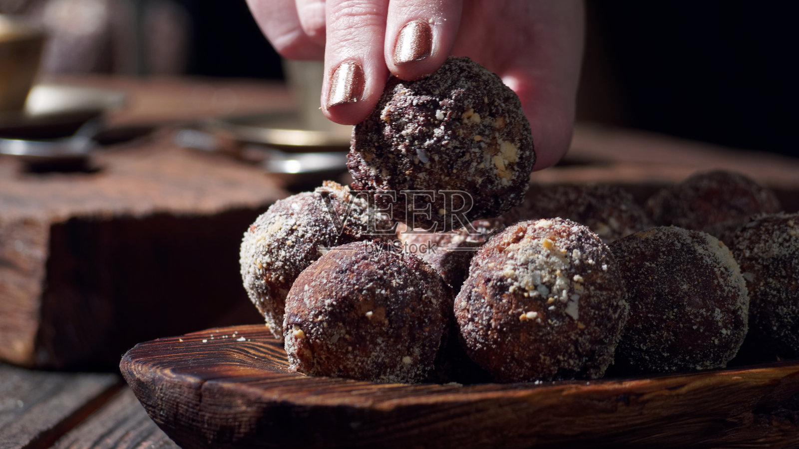 素食松露巧克力和咖啡照片摄影图片