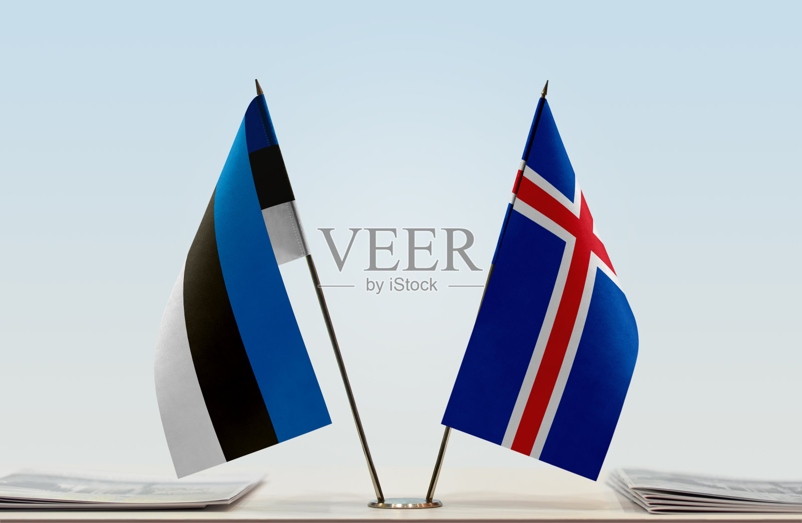 爱沙尼亚和冰岛的国旗照片摄影图片