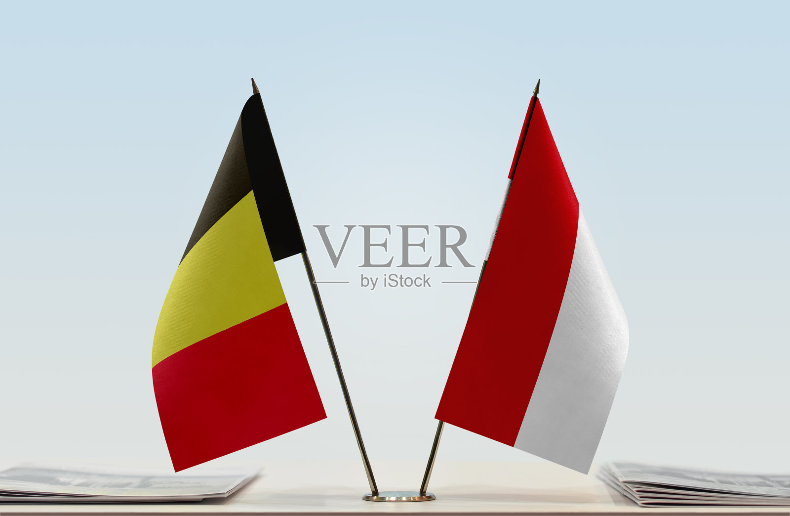 比利时和摩纳哥的国旗照片摄影图片