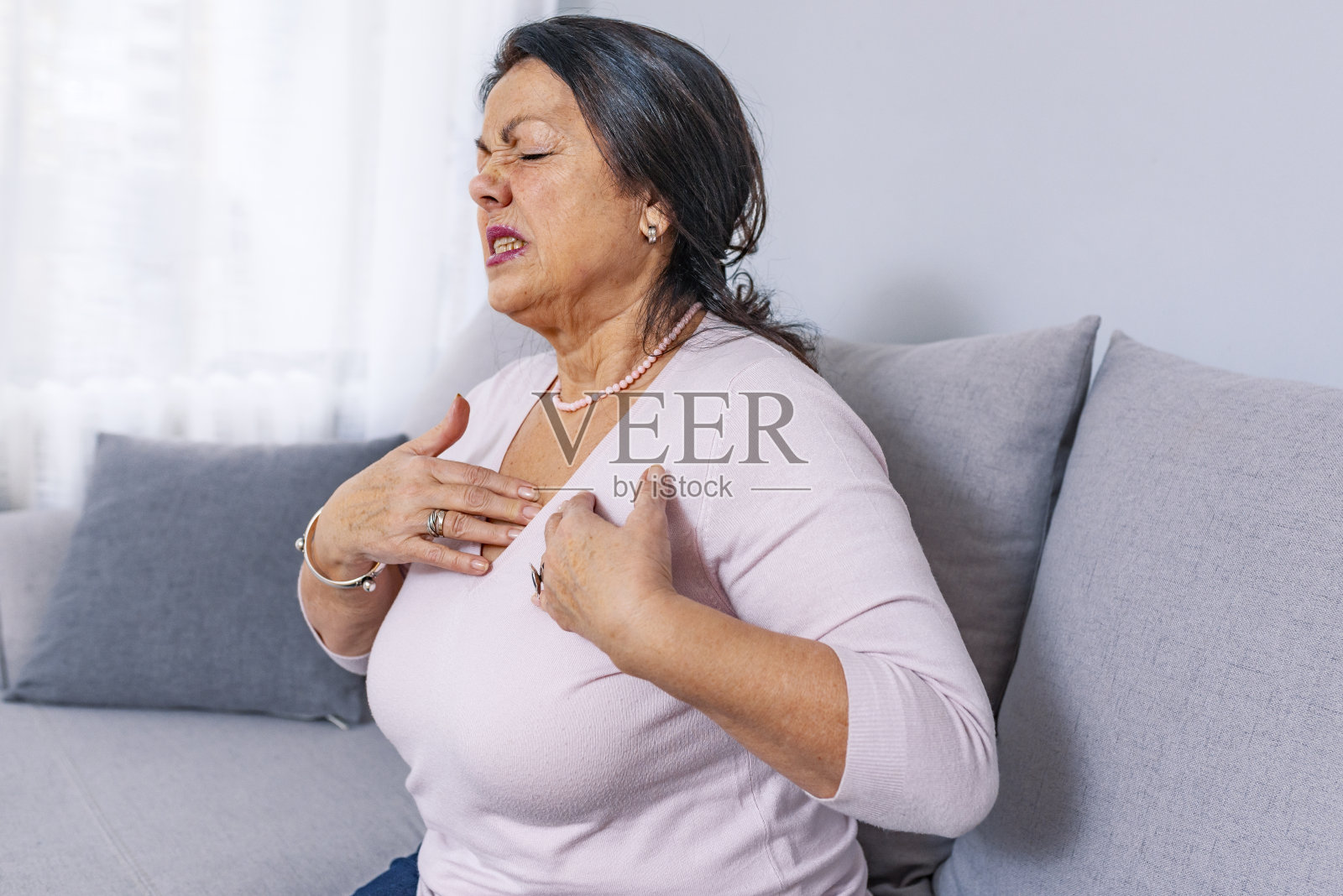 心脏疼痛照片摄影图片