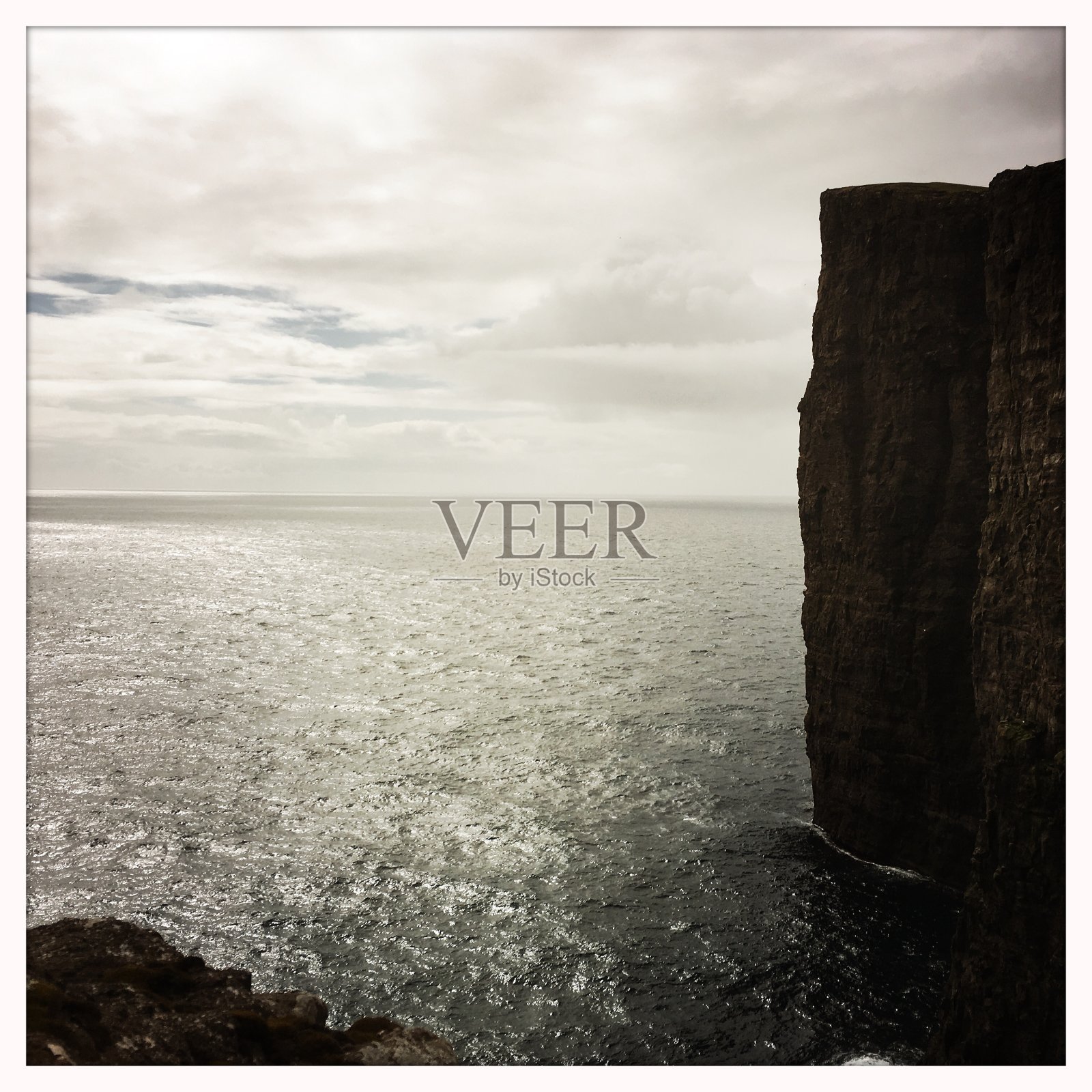 特吕拉尼帕周围的法罗群岛景观照片摄影图片