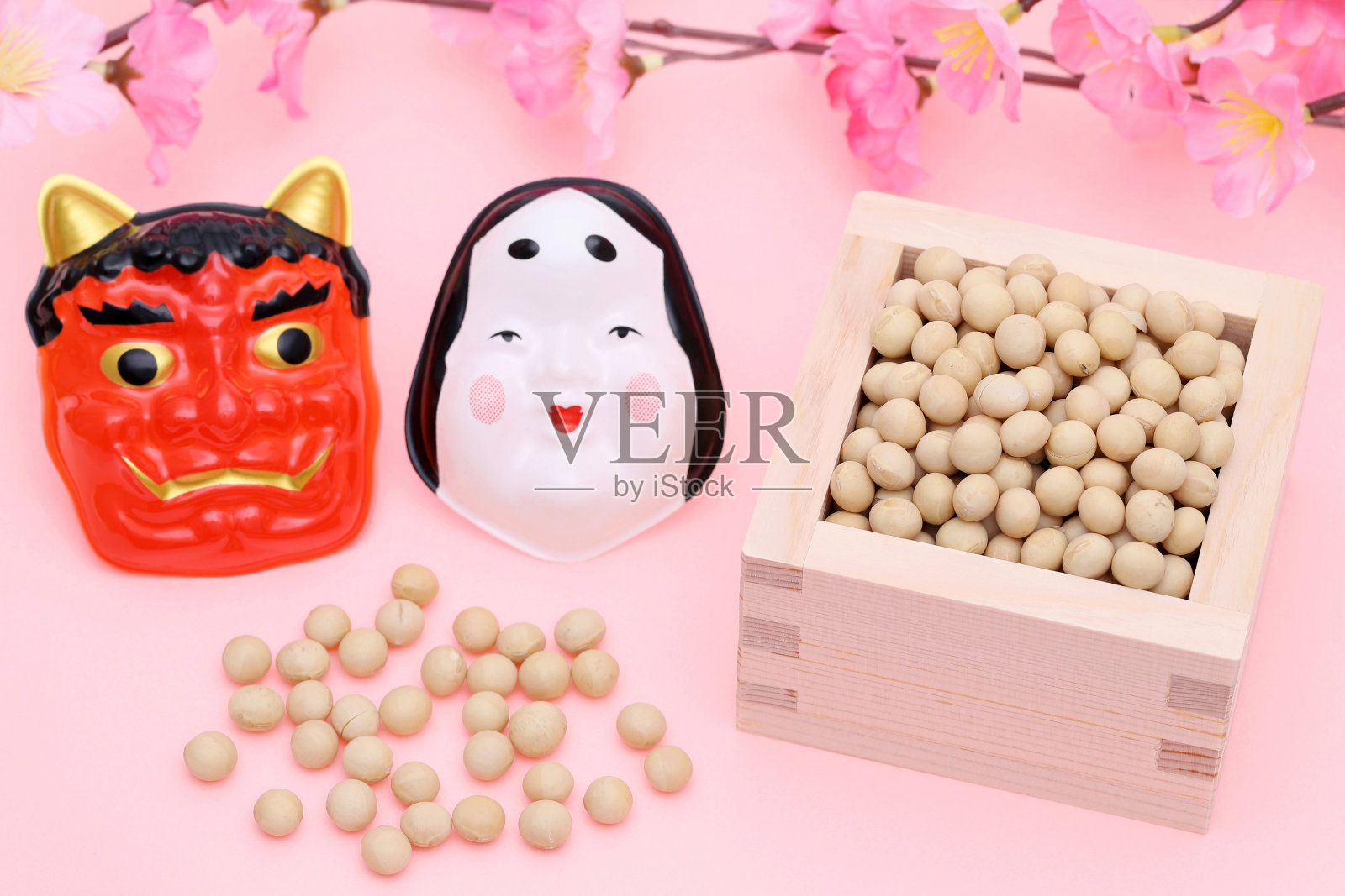 日本setubun事件，大豆和面具照片摄影图片
