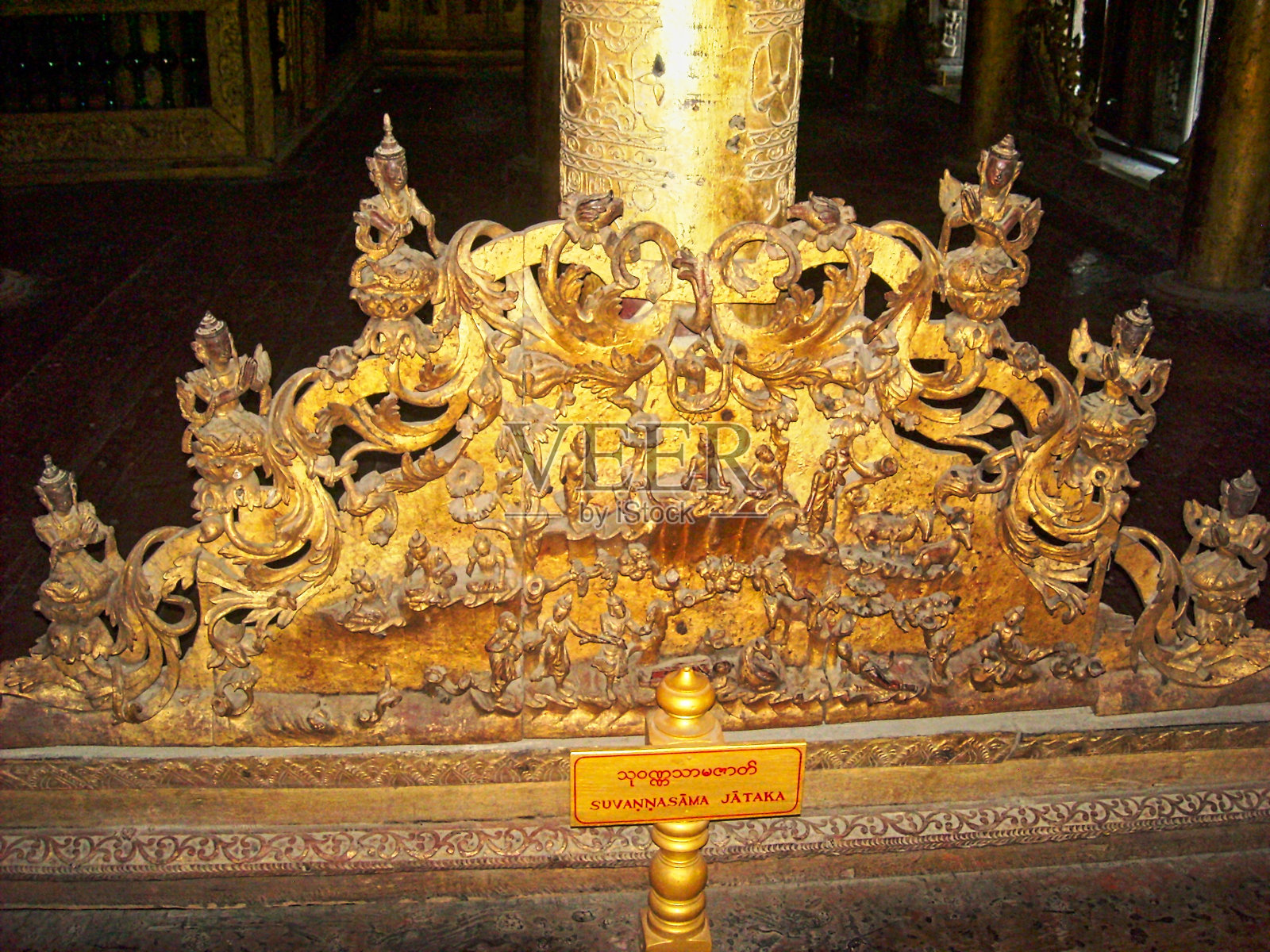 佛陀在寺庙里示众照片摄影图片