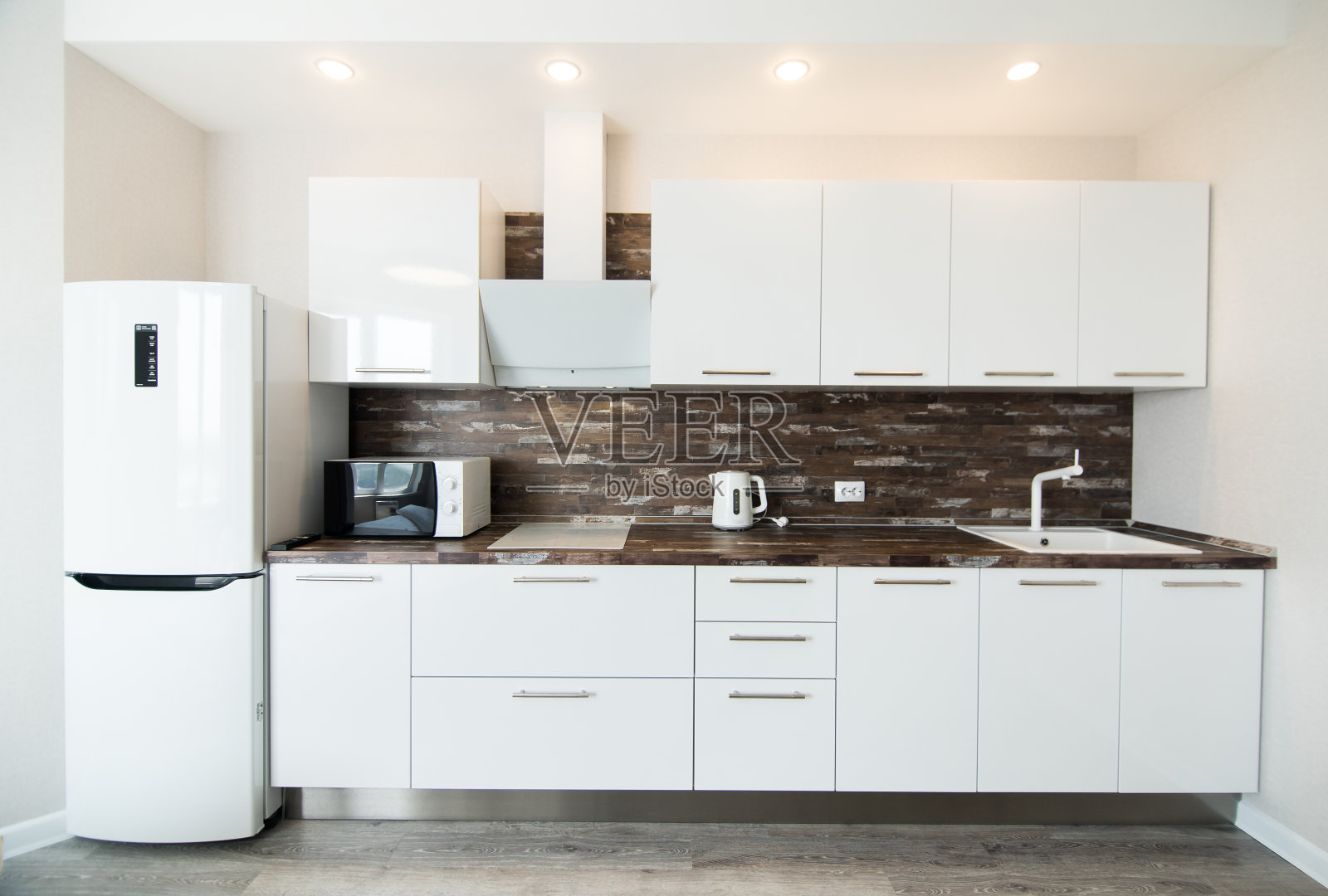 灯光厨房的照片照片摄影图片