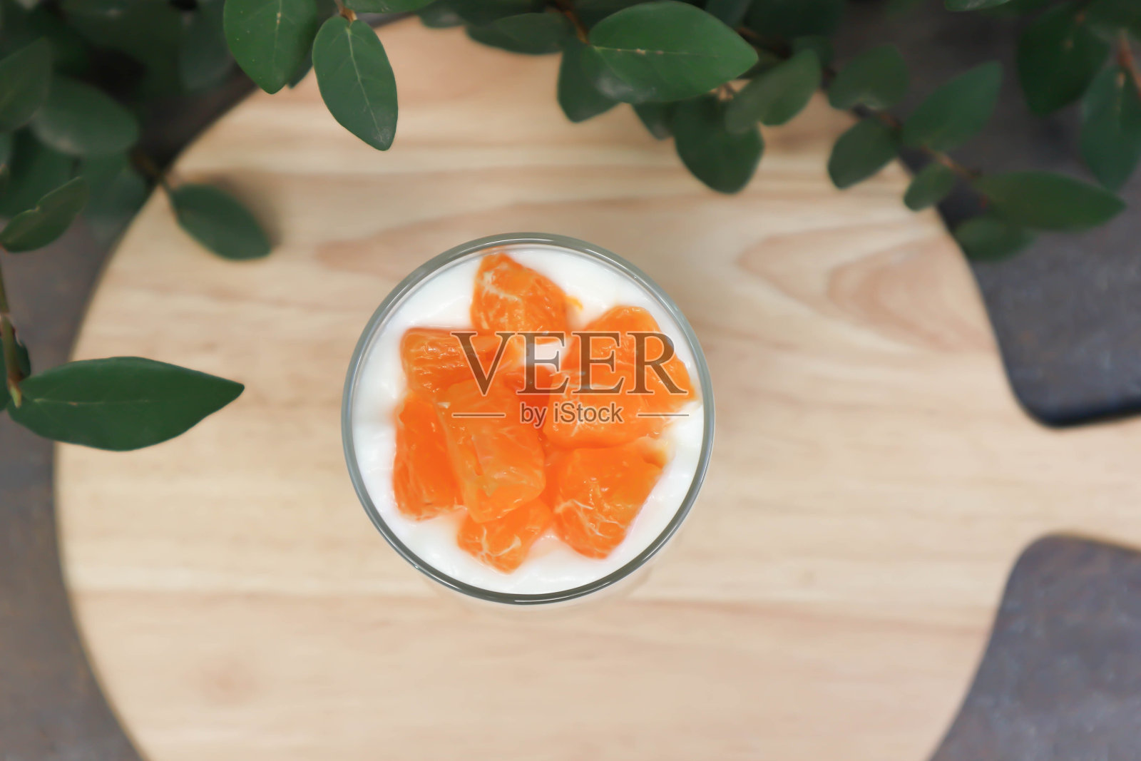 酸奶，加橘子的酸奶照片摄影图片