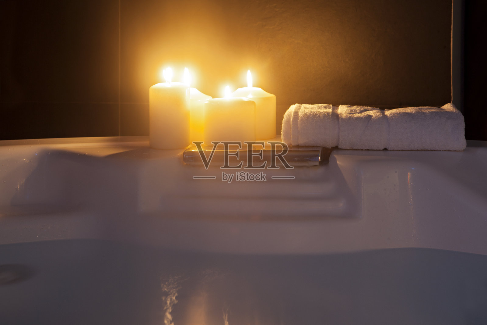 热水浴缸浪漫场景照片摄影图片