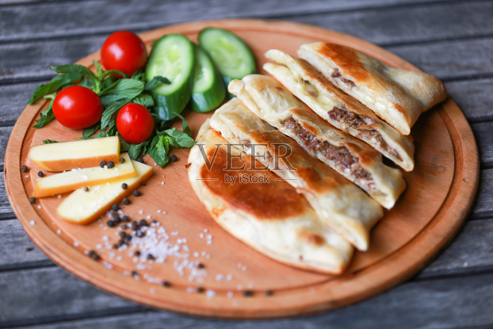 零食和沙拉的概念照片摄影图片