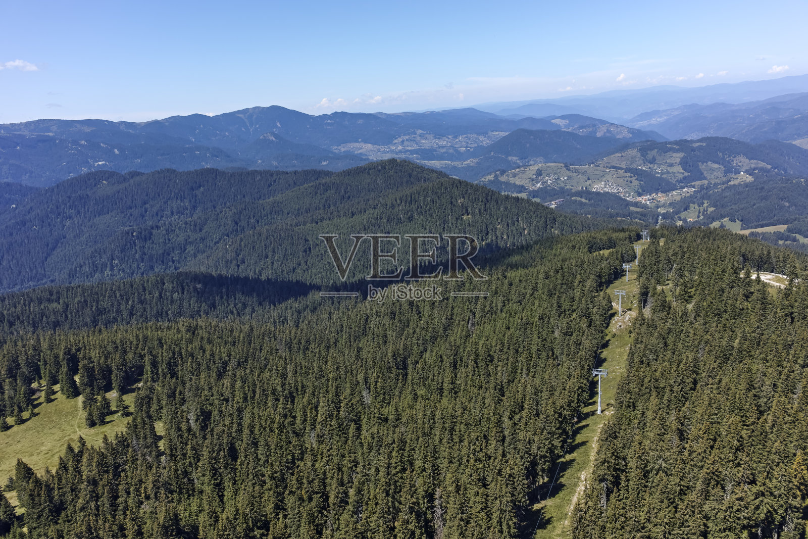来自Snezhanka峰的Rhodope山的夏季景观，斯莫连地区，保加利亚照片摄影图片