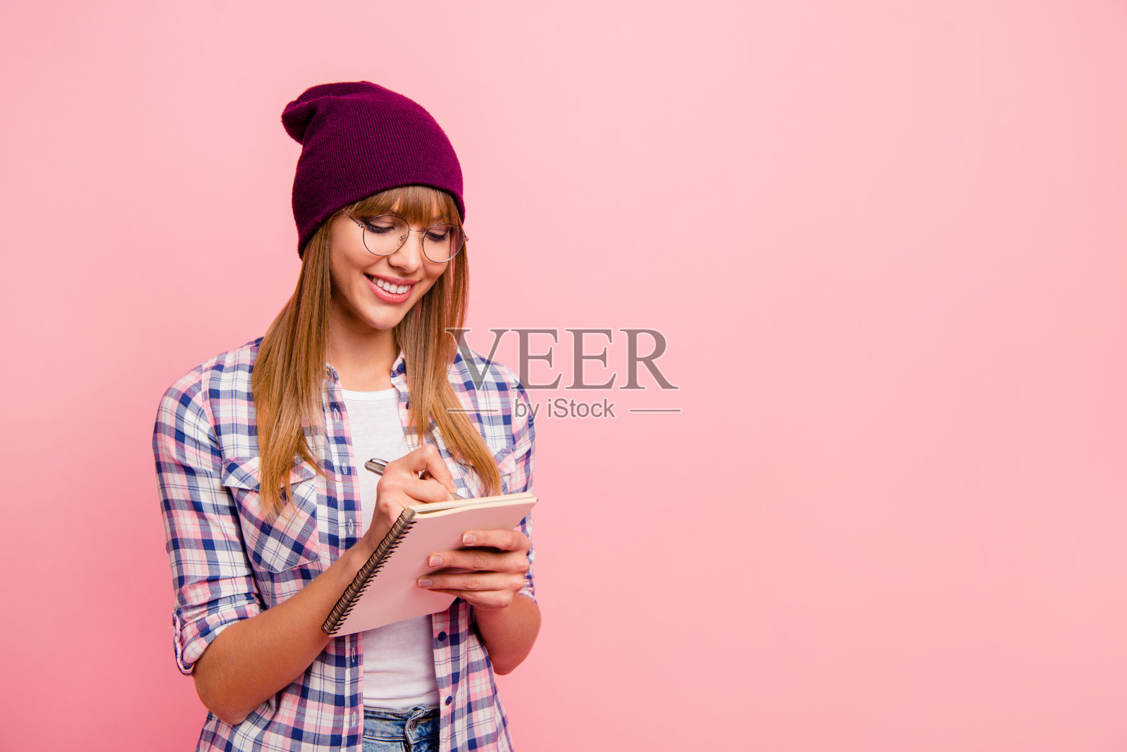 漂亮的，聪明的，有吸引力的，快乐的，快乐的，直男照片摄影图片