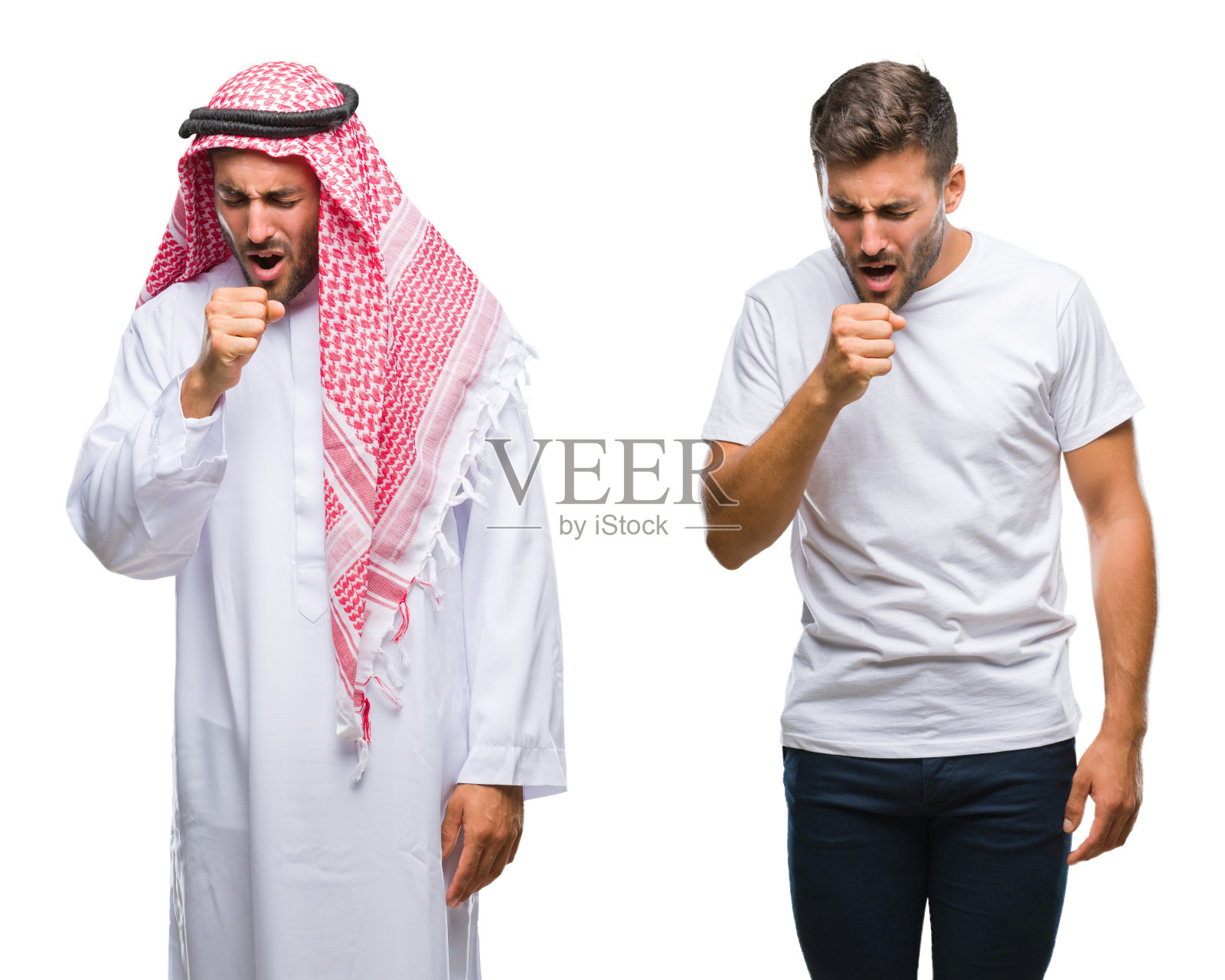 英俊的青年男子和阿拉伯男子在孤立的背景下感觉不适和咳嗽的症状为感冒或支气管炎。医疗保健的概念。照片摄影图片