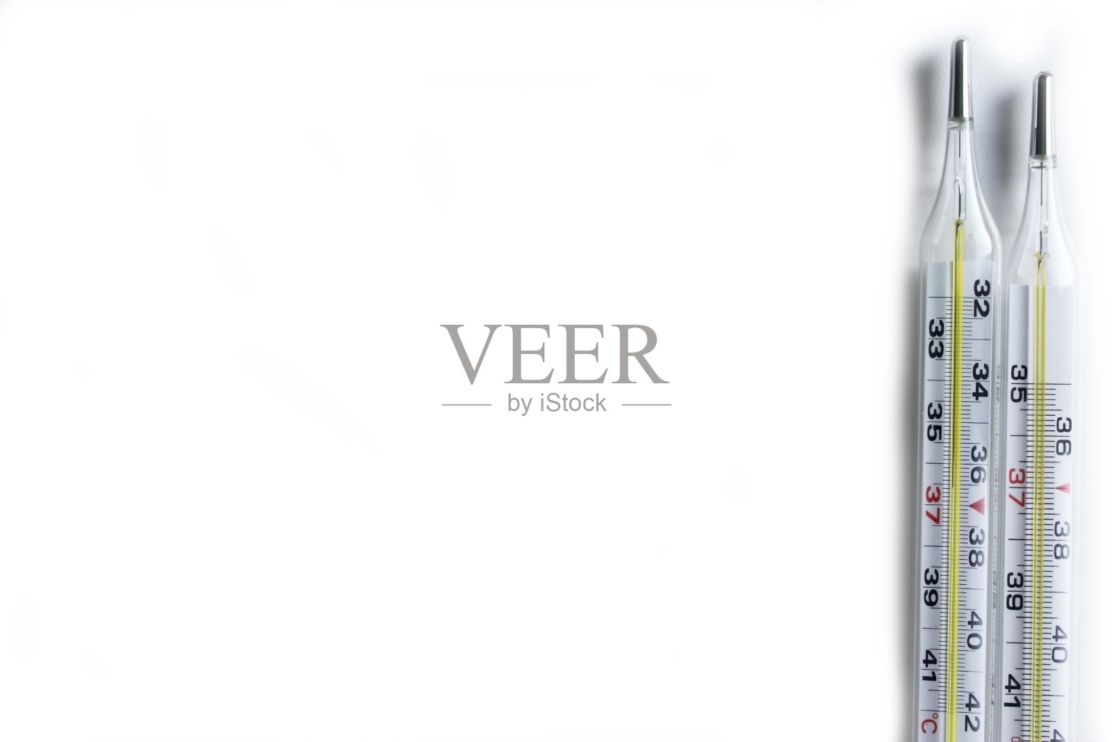 医用物体温度计水银在白色背景上照片摄影图片