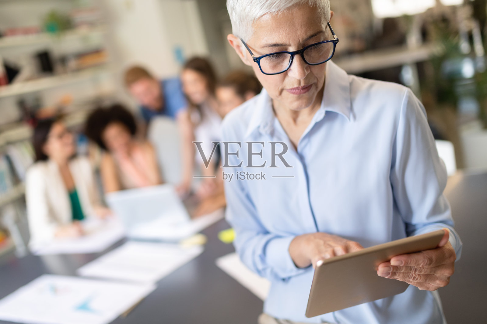 商务人士会议会议讨论企业概念照片摄影图片