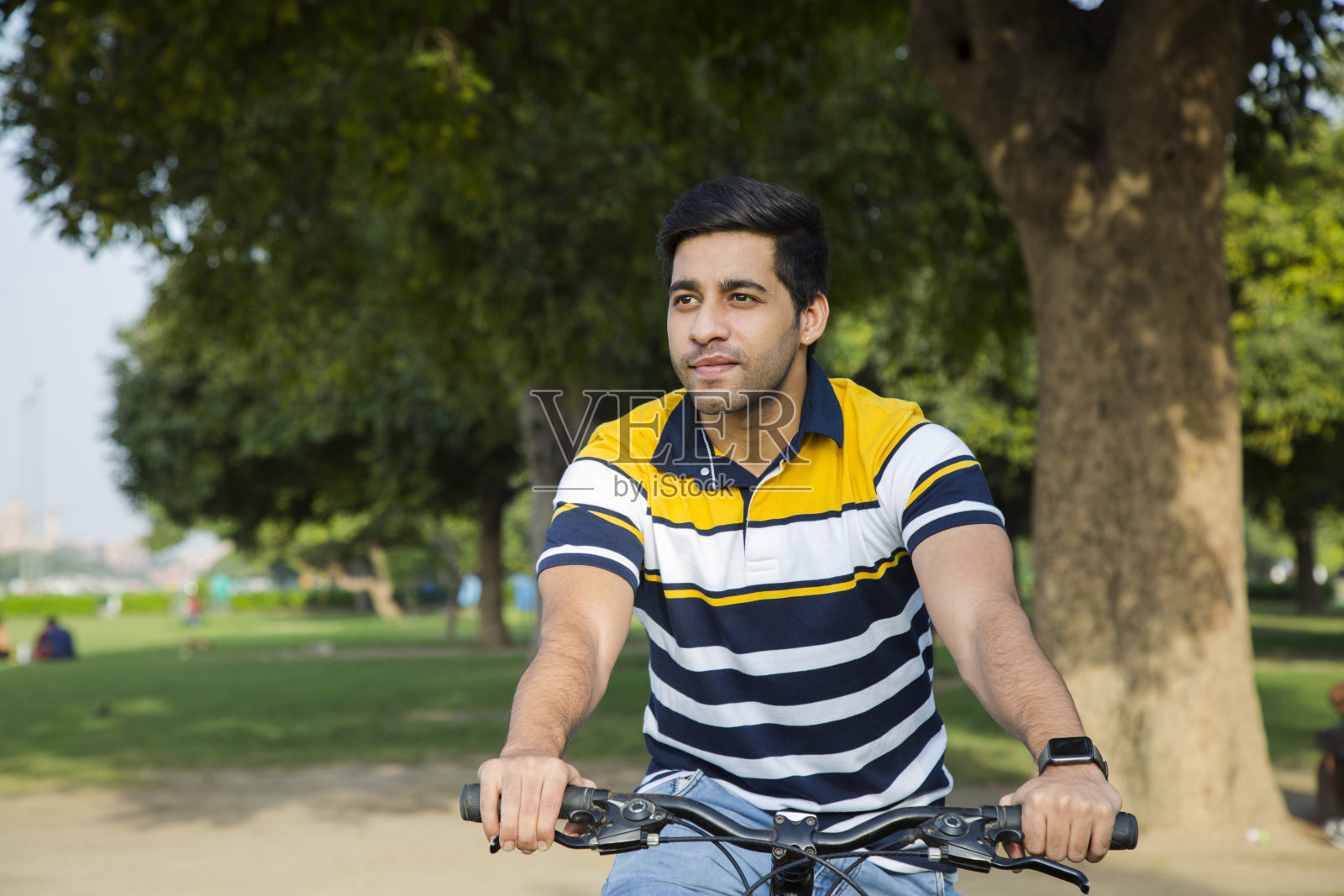 大学生户外-库存形象照片摄影图片