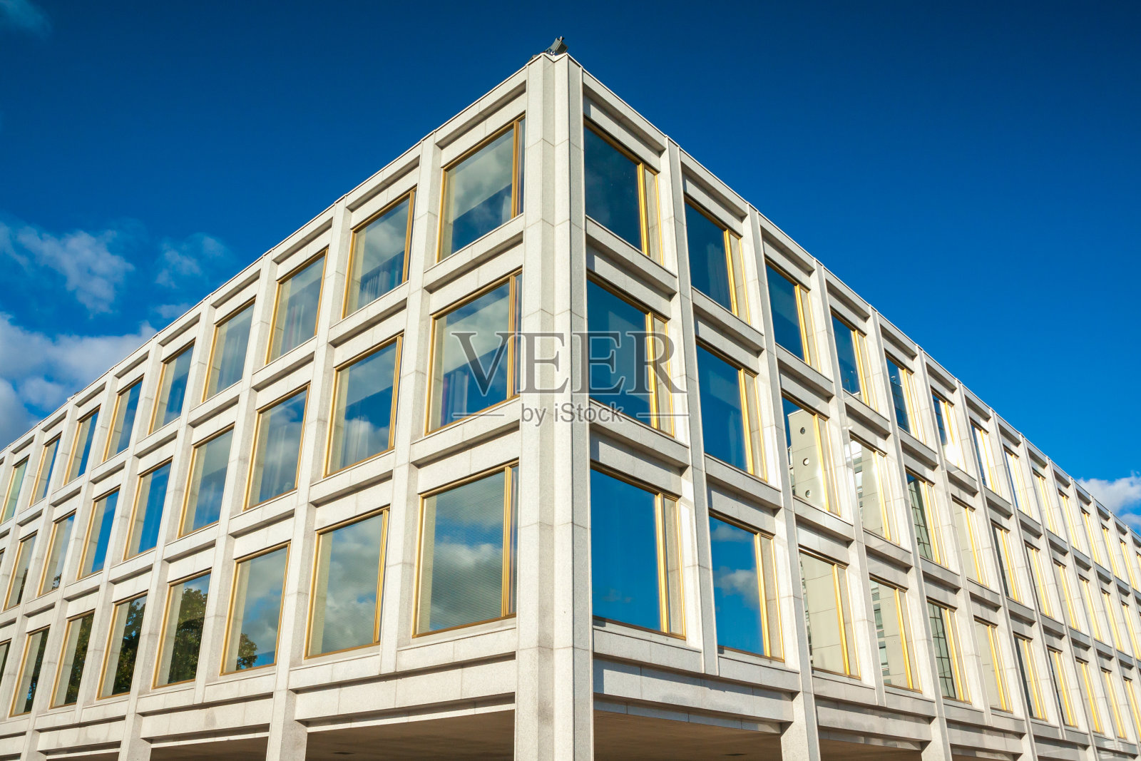 芬兰库沃拉市中心市政厅的美丽建筑照片摄影图片