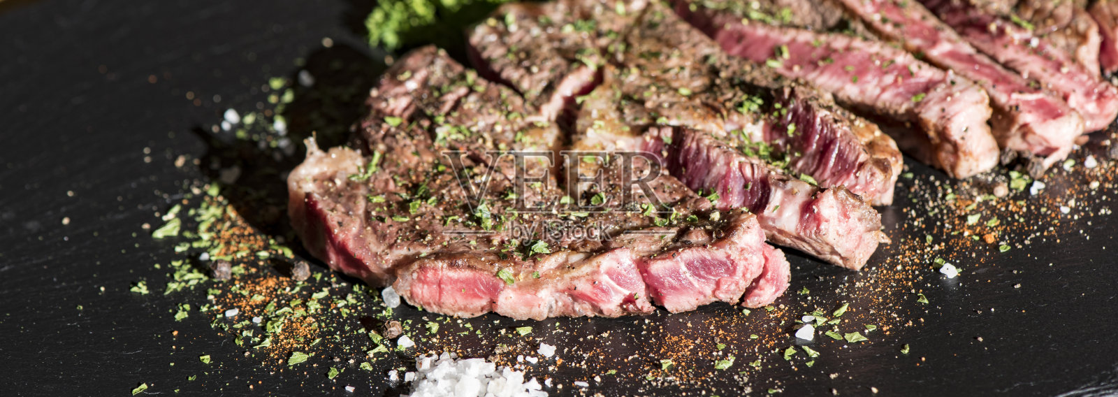 烤平铁牛排射平的风格照片摄影图片