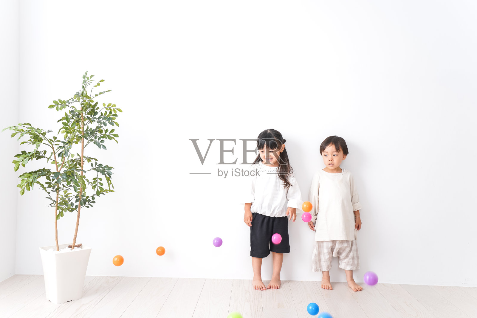 玩耍的孩子积极照片摄影图片