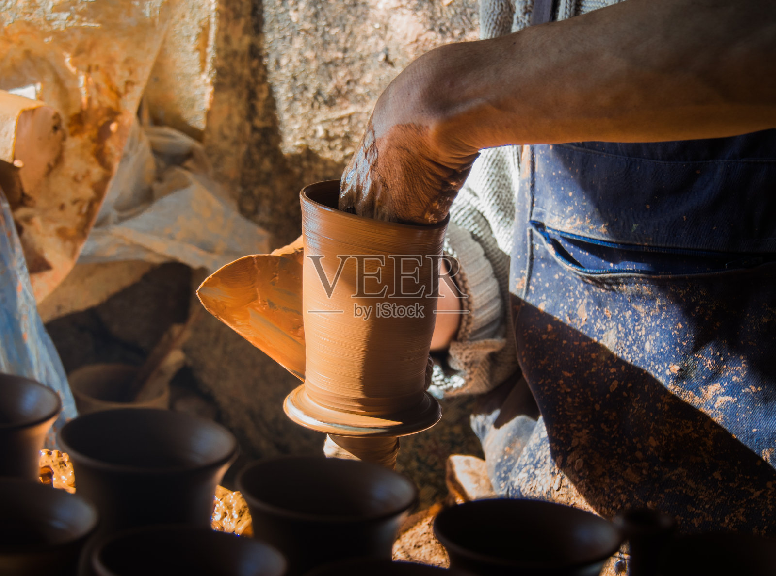 Goreme国家公园。卡帕多西亚旅行。安纳托利亚的陶器之旅照片摄影图片