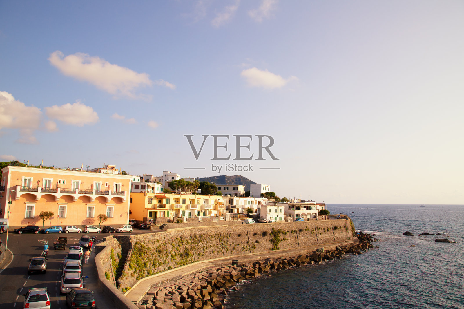 伊斯基亚岛福里奥的索科索教堂的日落照片摄影图片