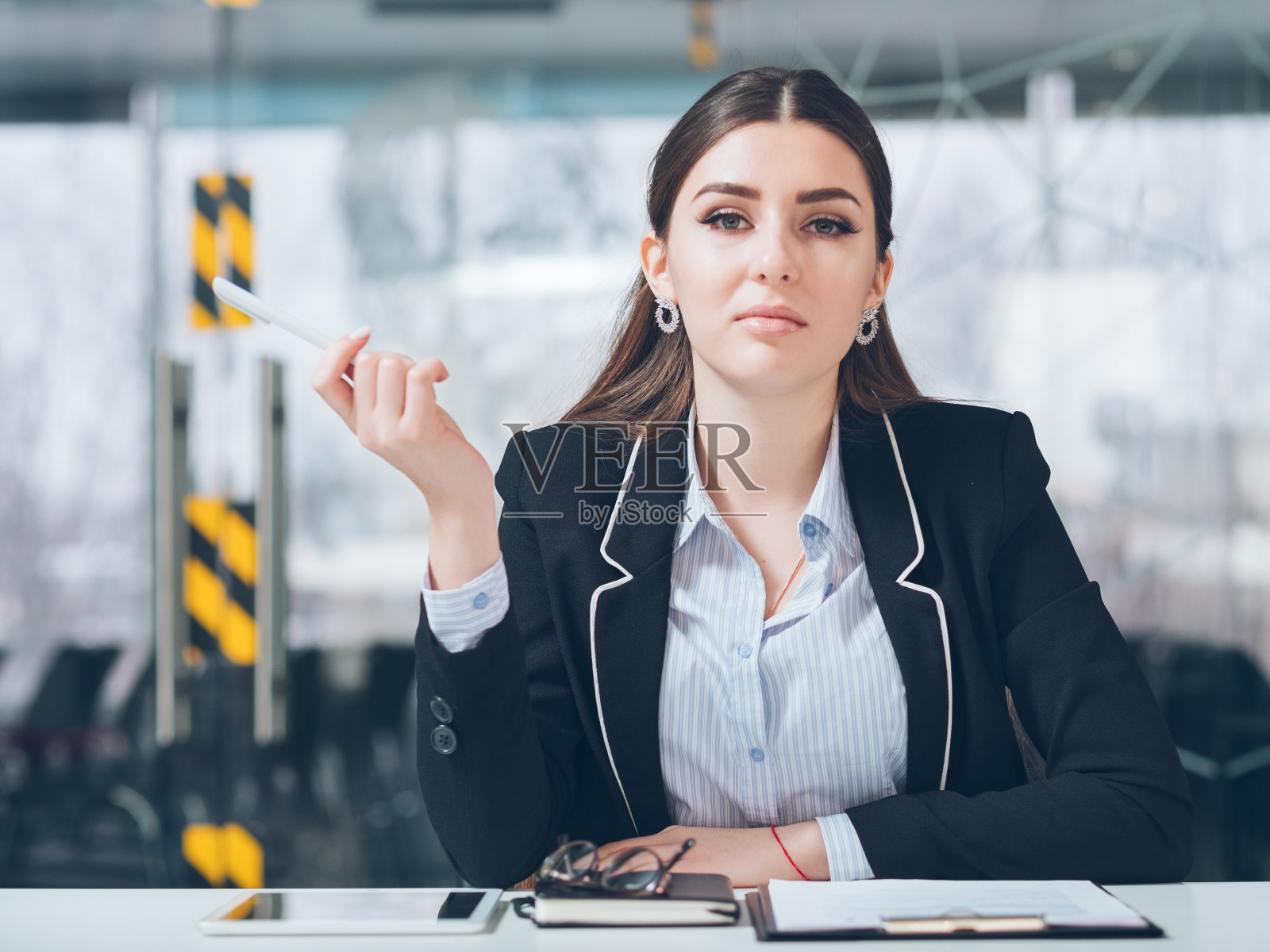 自信的人力资源招聘人员工作招聘照片摄影图片