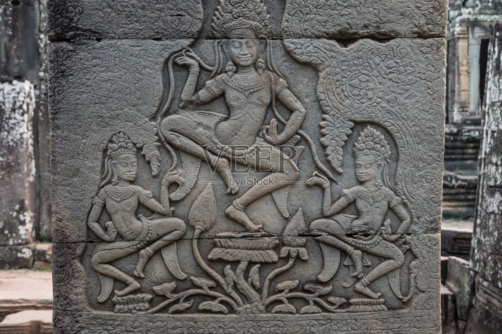 吴哥窟是柬埔寨暹粒的一座庙宇建筑群。照片摄影图片