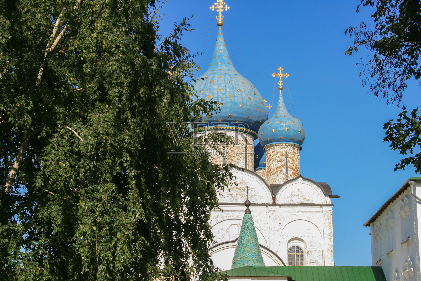 罗斯托夫美丽的古老教堂。俄罗斯的宗教建筑。照片摄影图片