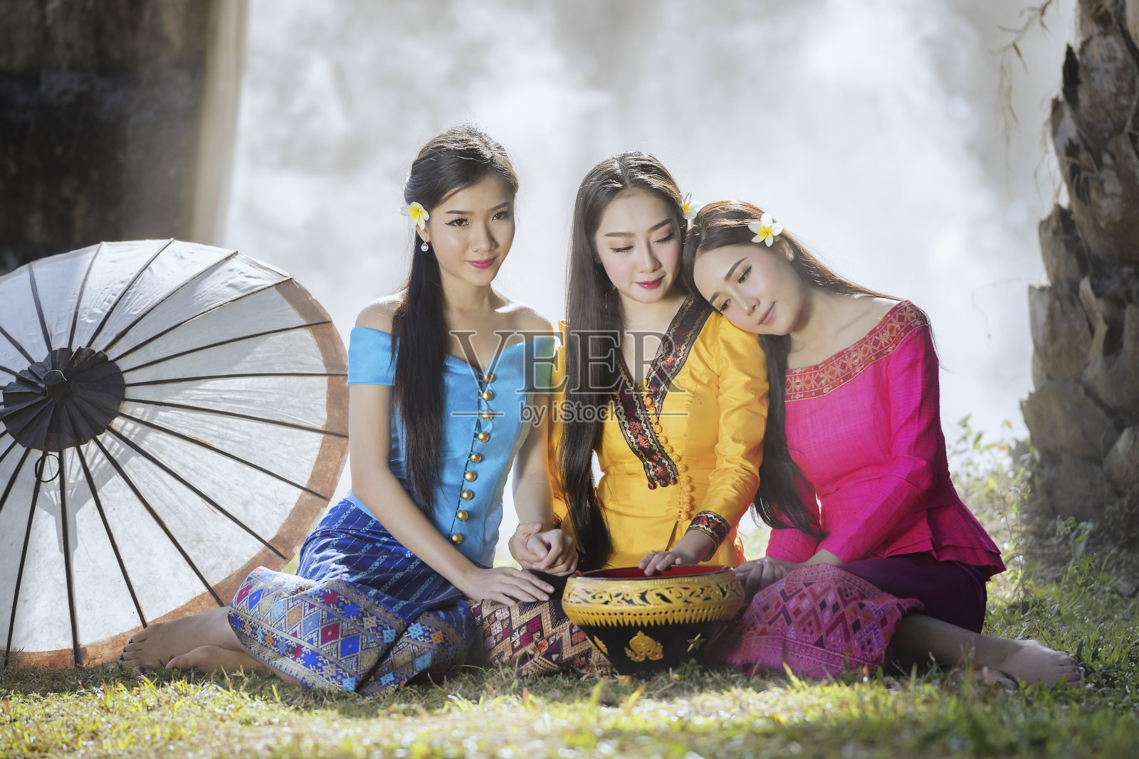 美丽的老挝女孩穿着老挝服装照片摄影图片