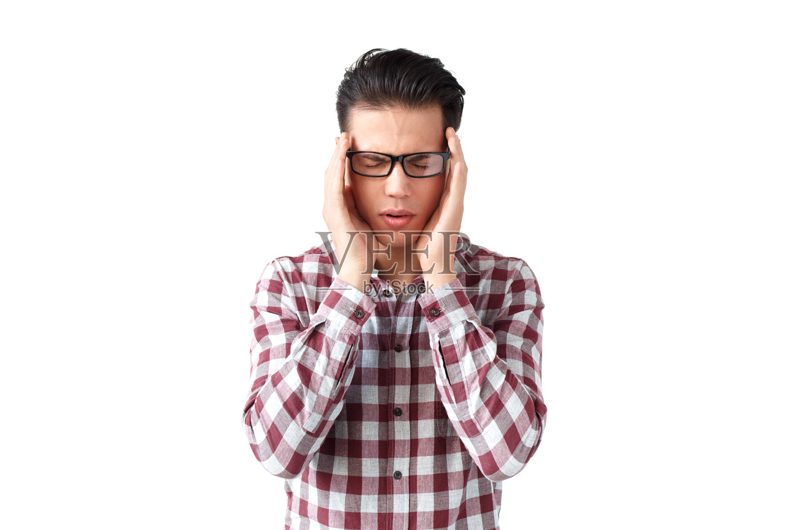 男人闭上眼睛又有偏头痛，头痛疼照片摄影图片