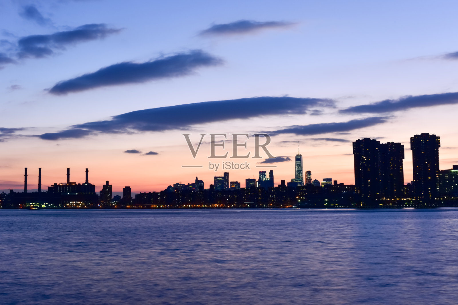 从皇后区俯瞰纽约市照片摄影图片