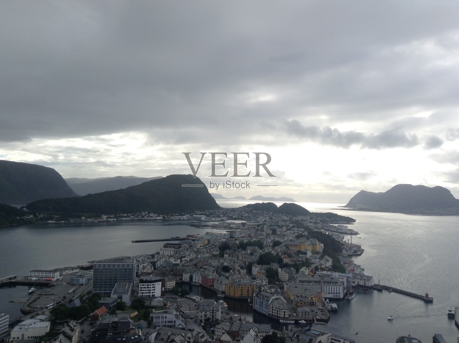 峡湾的城市照片摄影图片