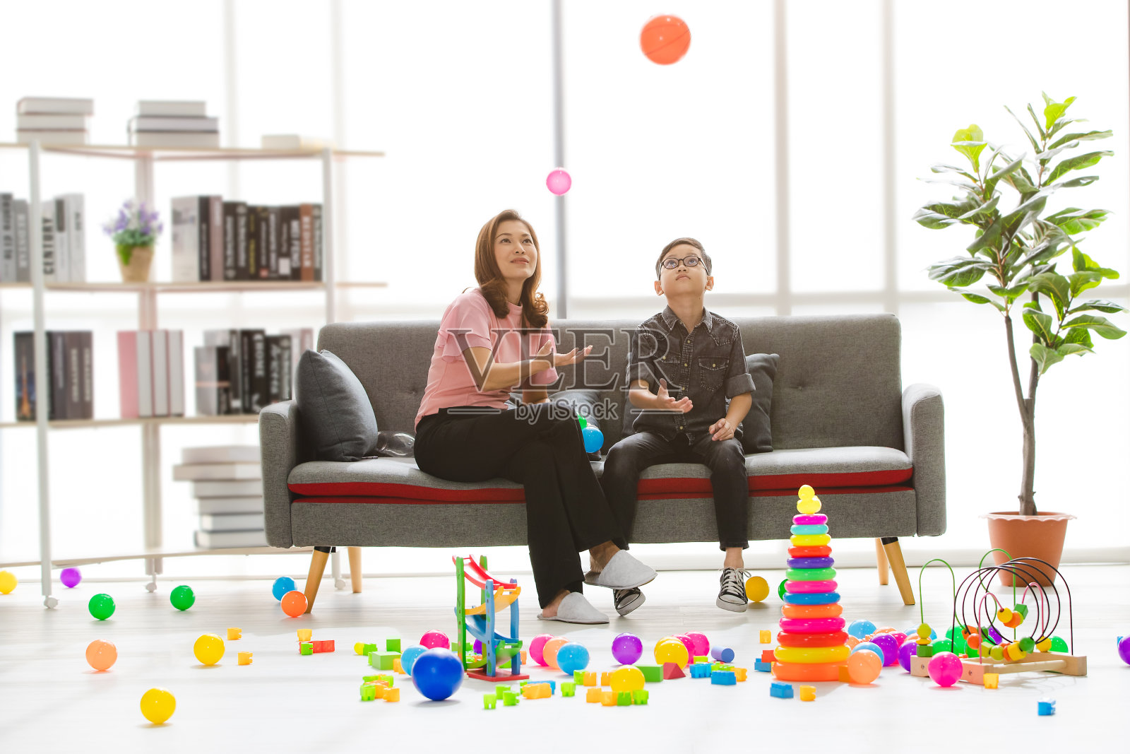 亚洲家庭休闲照片摄影图片