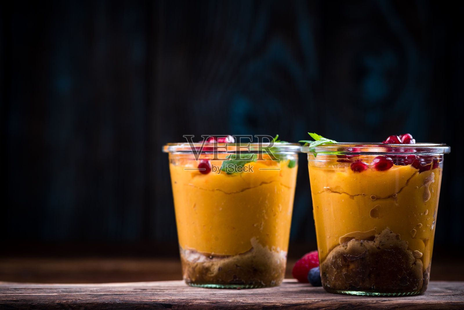 石榴籽胡萝卜布丁照片摄影图片