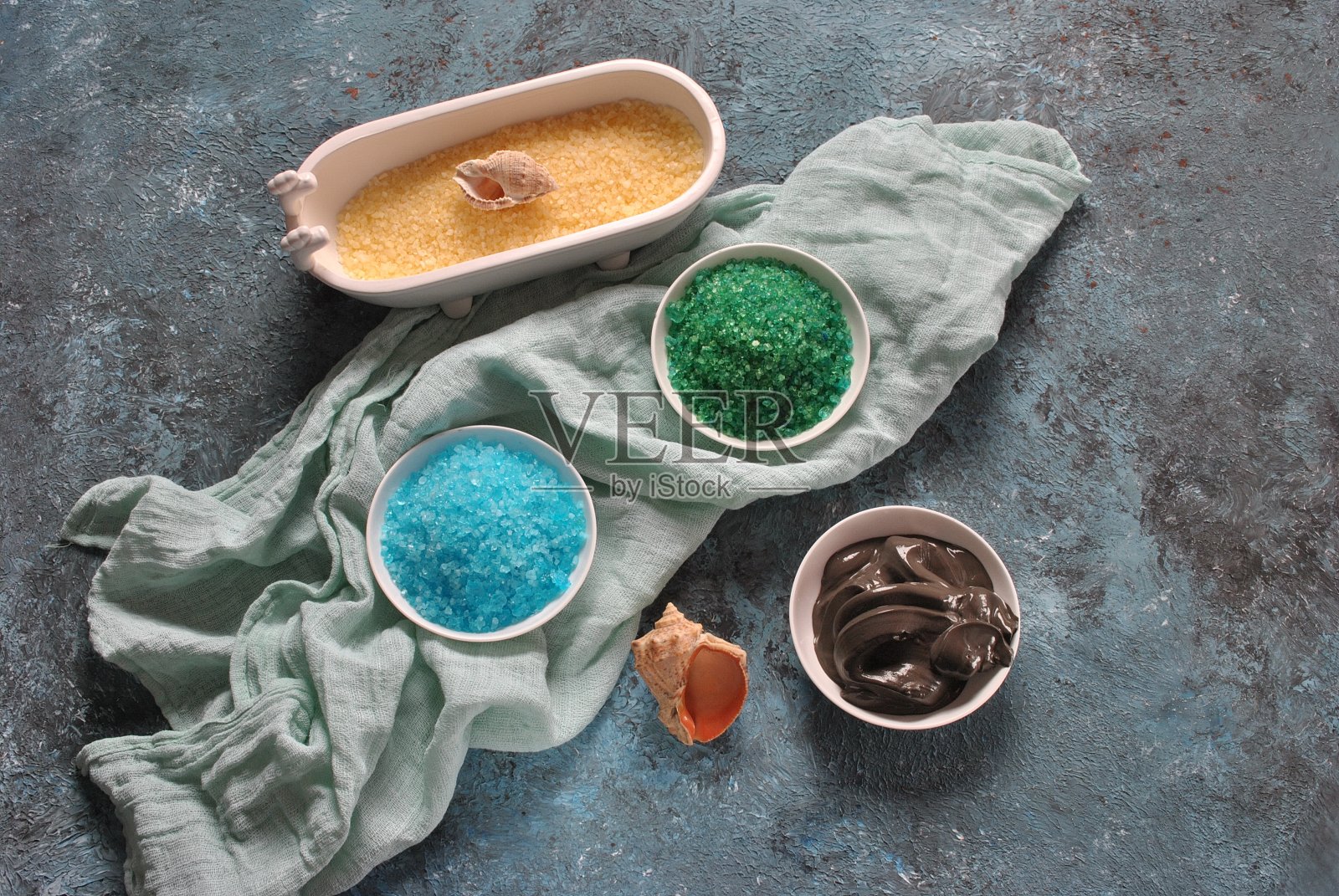 死海盐和黑色死海泥照片摄影图片