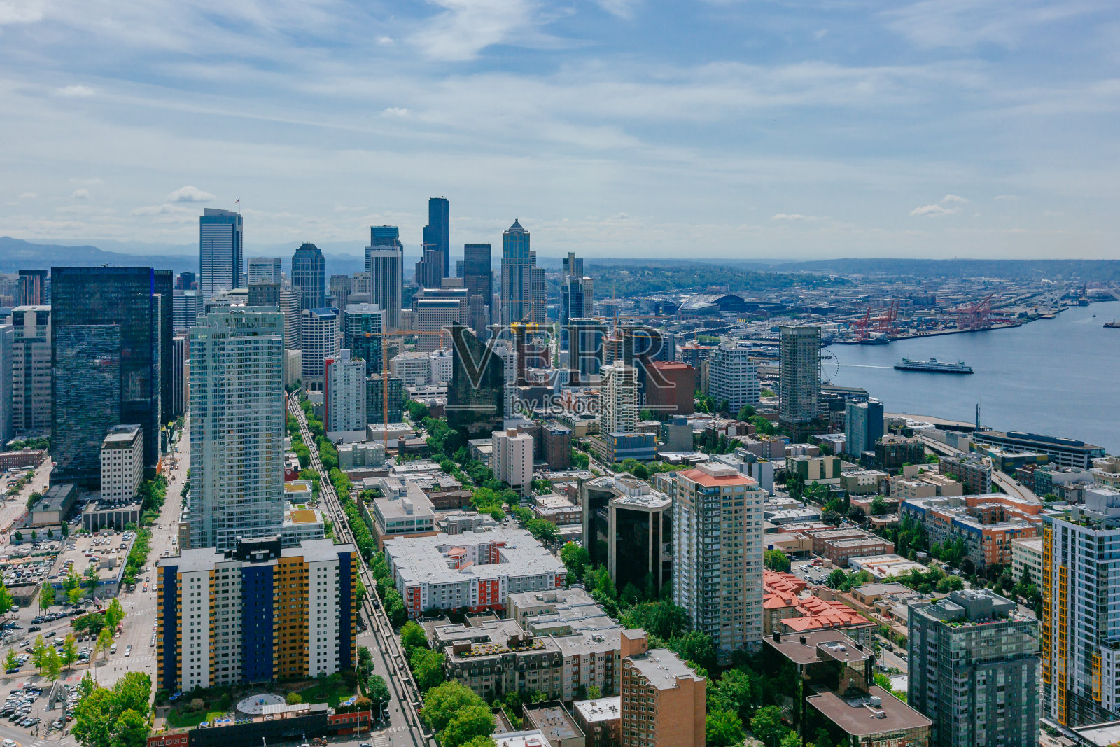 美国西雅图艾略特湾市中心的建筑物和街道照片摄影图片
