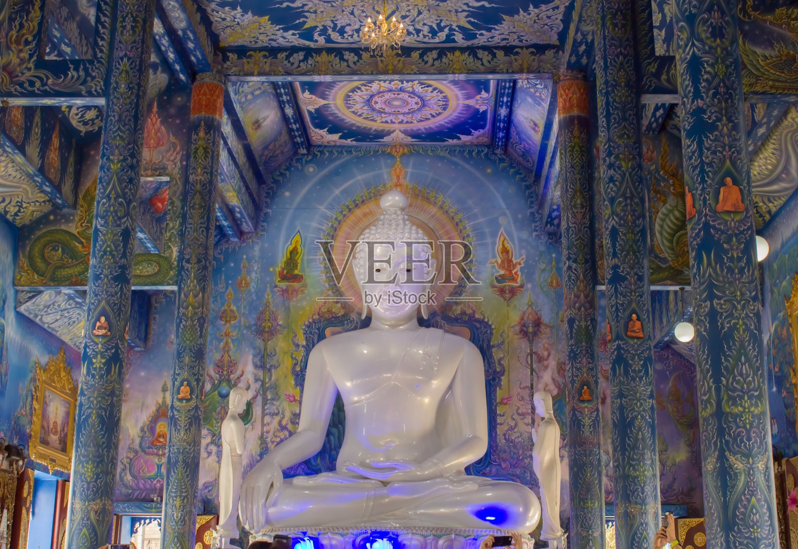 泰国寺庙中的天使雕像照片摄影图片