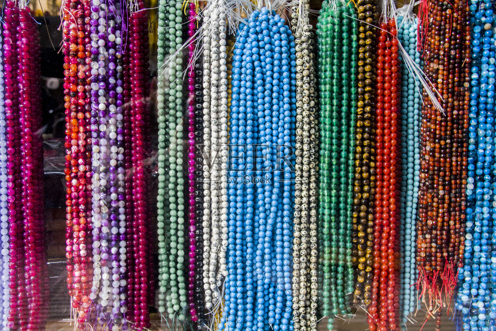 商店里的念珠照片摄影图片