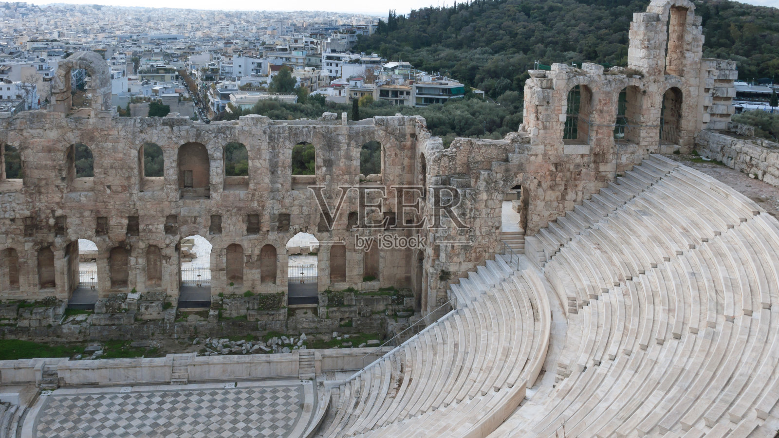 希腊阿提卡雅典卫城的希罗德·阿提库斯奥德翁全景照片摄影图片