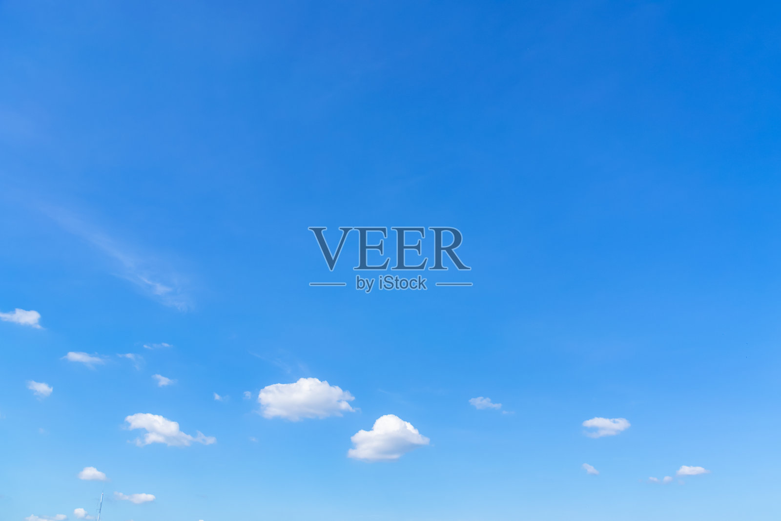 天空与云彩，阳光在自然背景下，在泰国度假。照片摄影图片