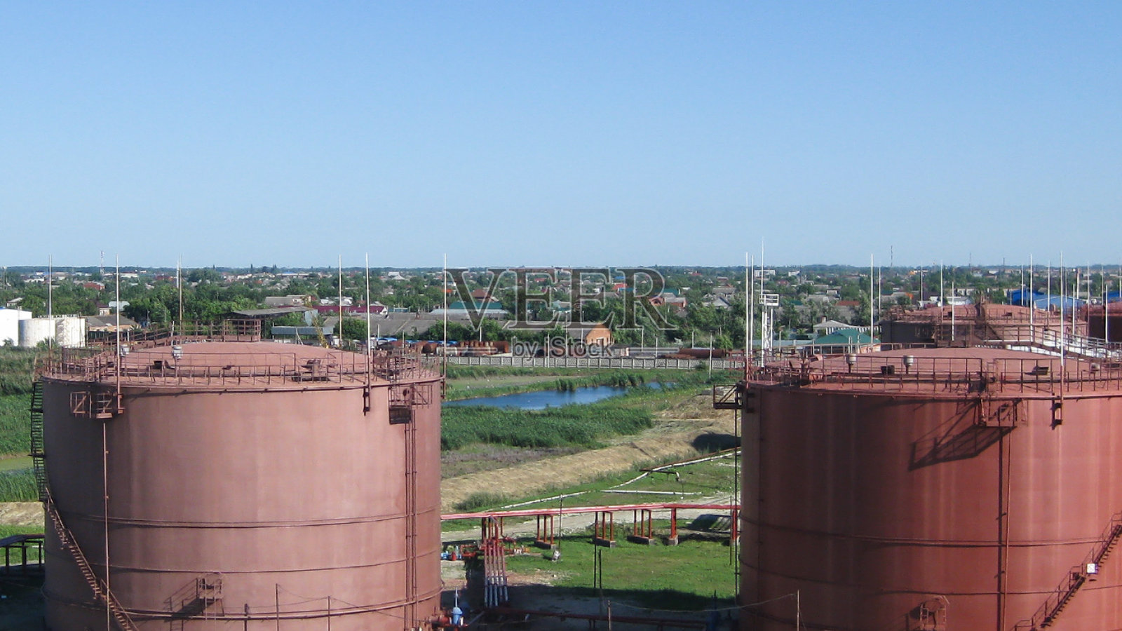 石油产品储罐照片摄影图片