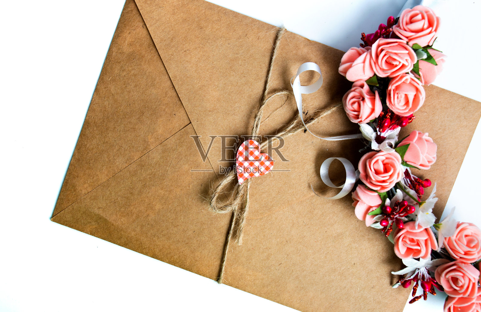 信封和插花白色照片摄影图片