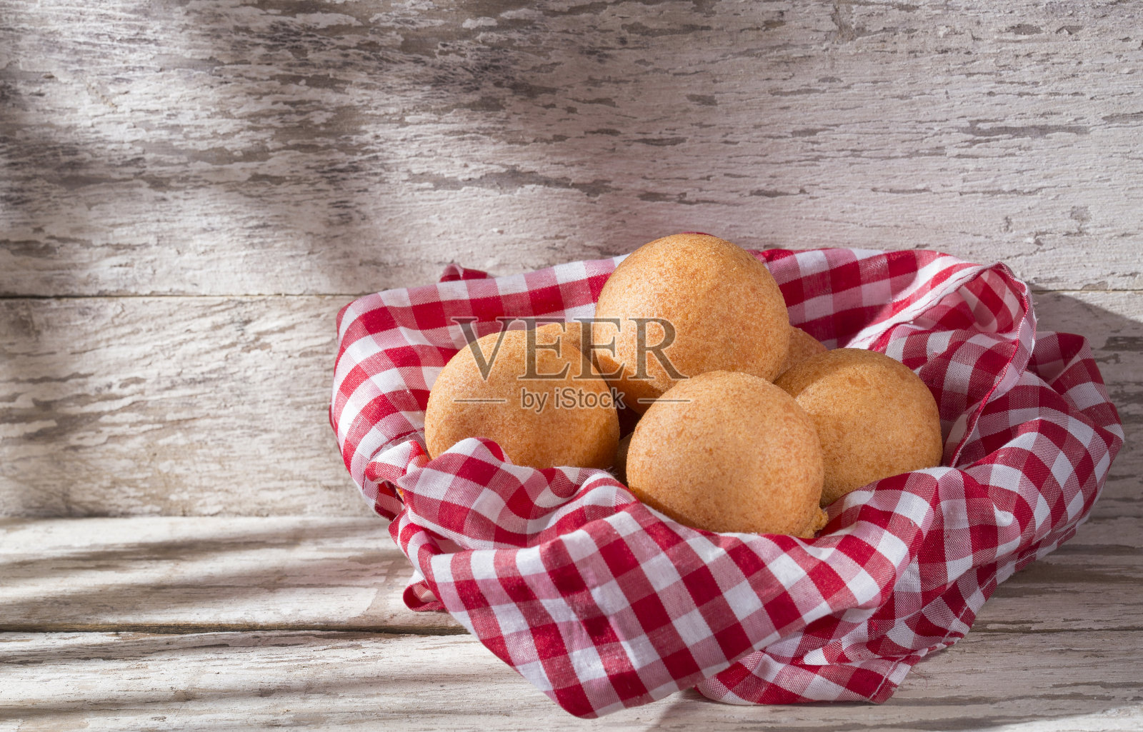 传统哥伦比亚buñuelo -油炸芝士面包照片摄影图片