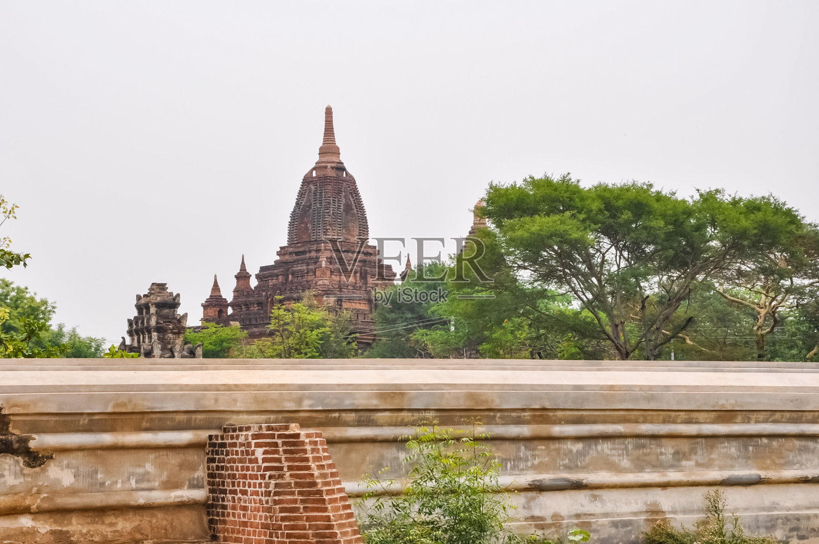 在缅甸有千座宝塔的山谷照片摄影图片