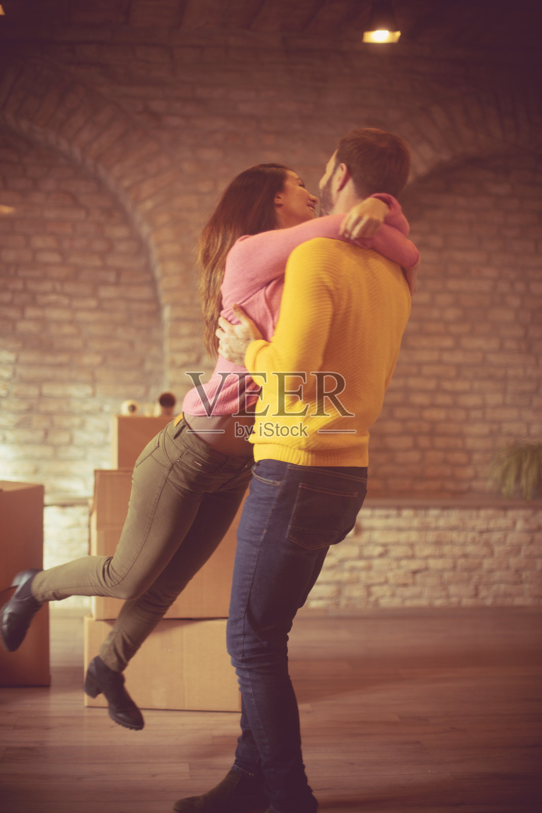 终于有个叫家的地方了。照片摄影图片