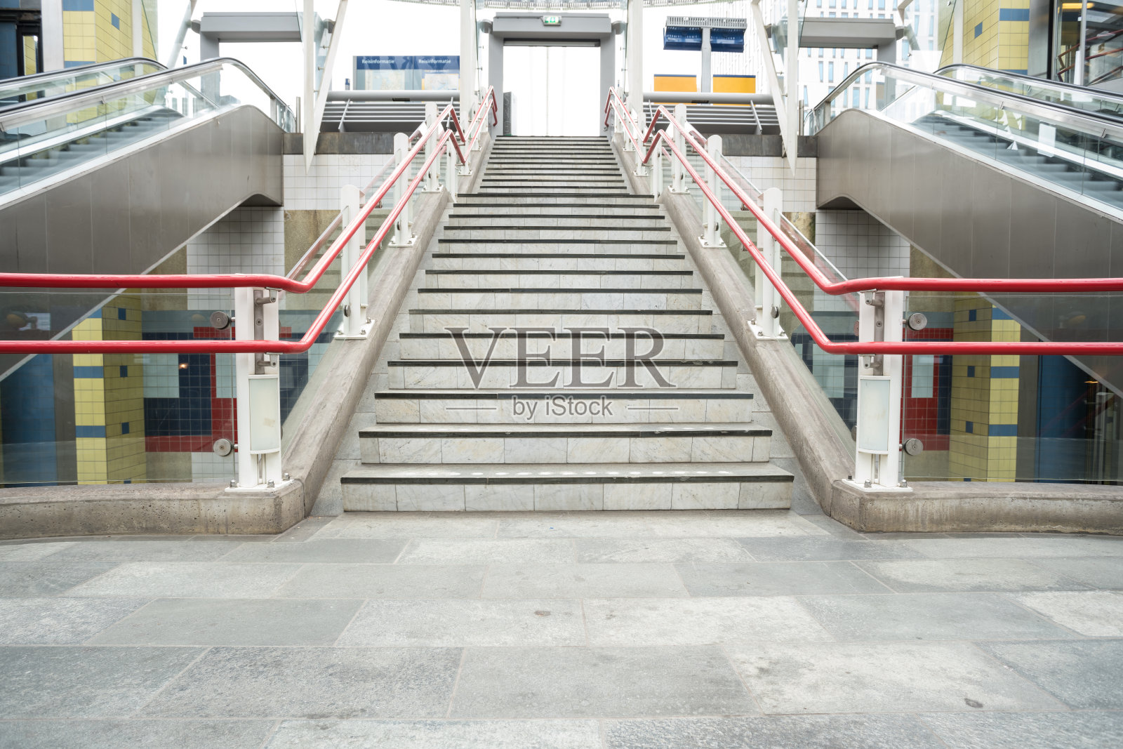 大楼外的楼梯照片摄影图片