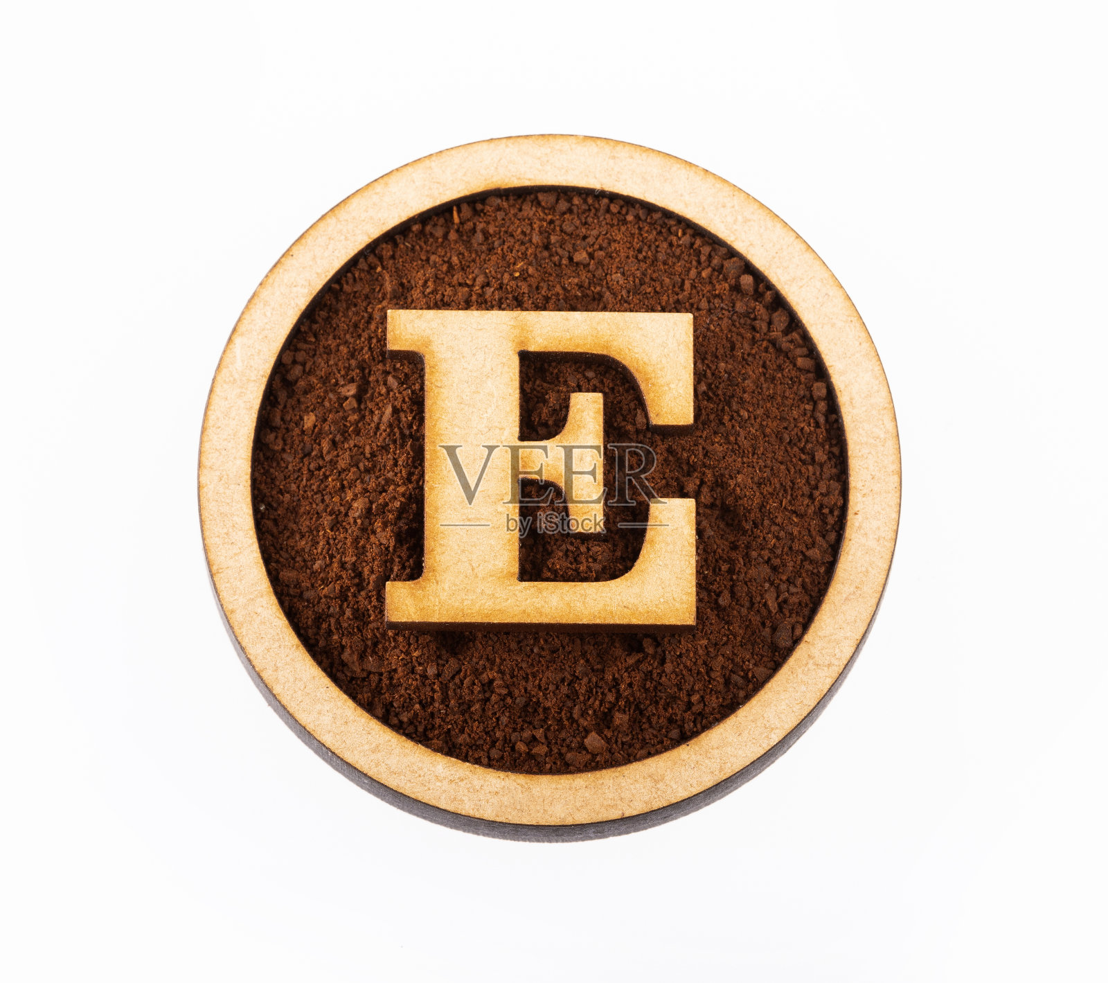 E，木制字母字母-研磨有机咖啡。Coffea照片摄影图片