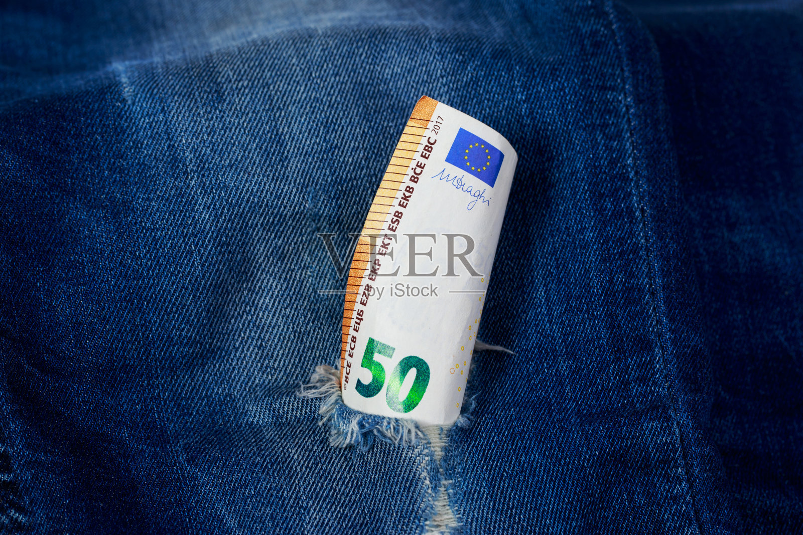 50欧元的牛仔裤照片摄影图片