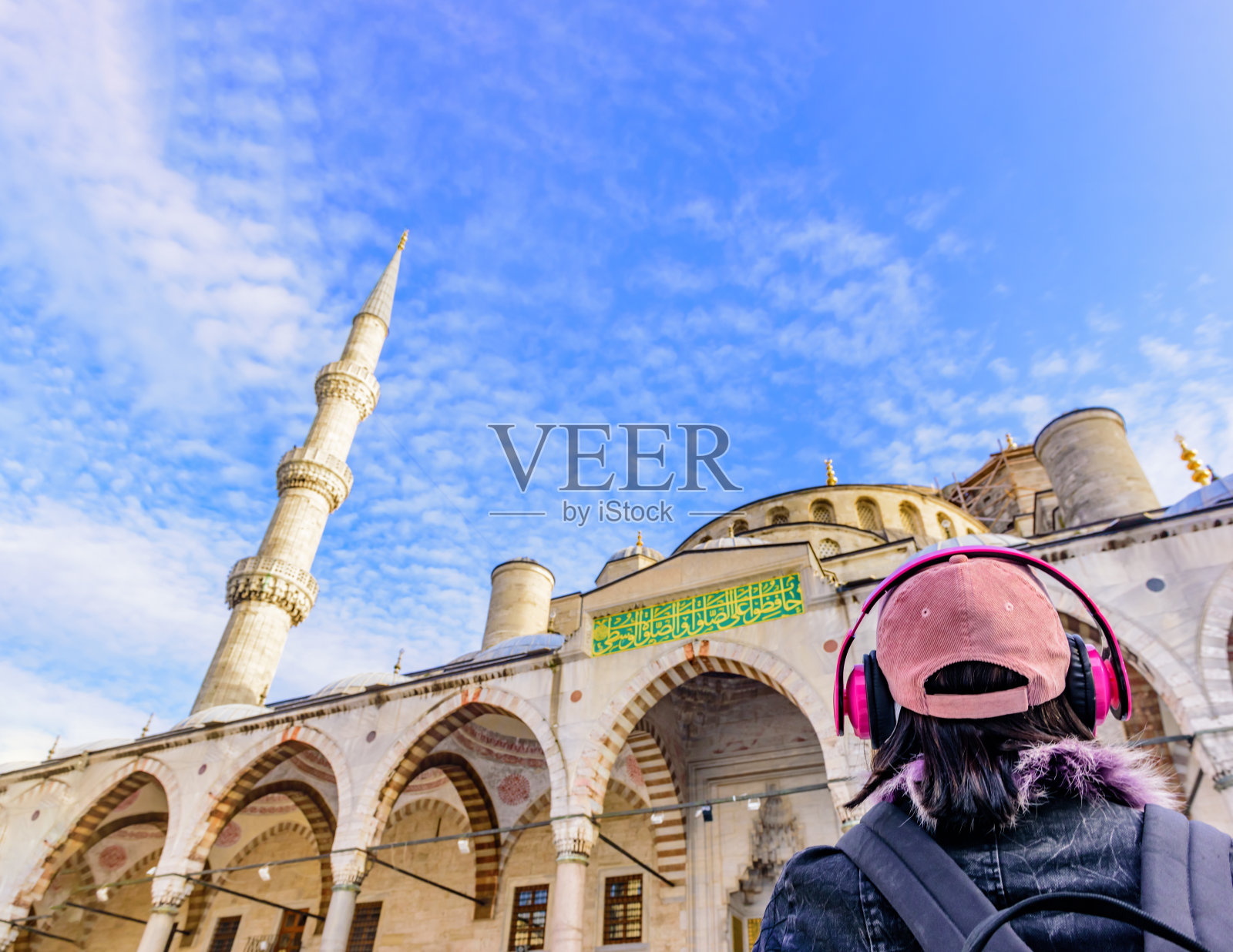 美丽的女人在土耳其伊斯坦布尔旅行照片摄影图片