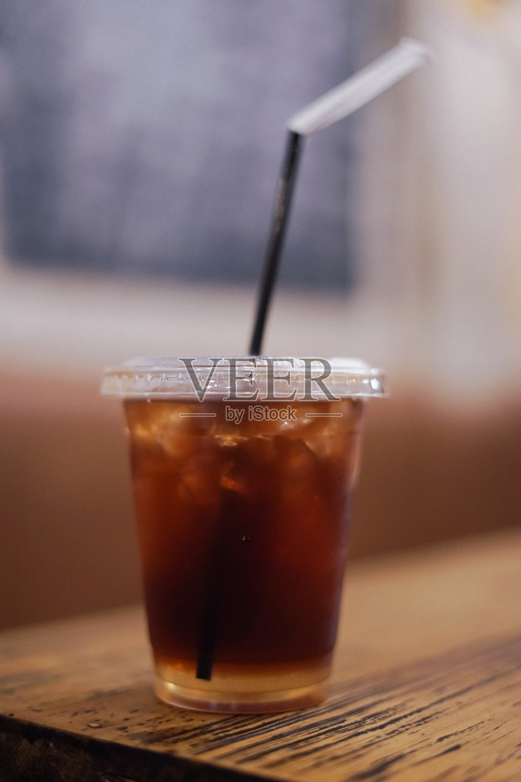 塑料杯冰茶照片摄影图片