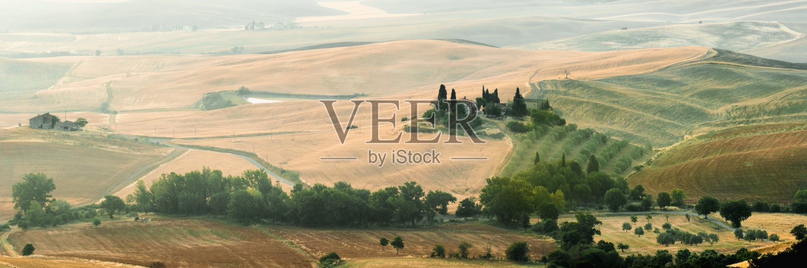 夕阳下的托斯卡纳风景照片摄影图片