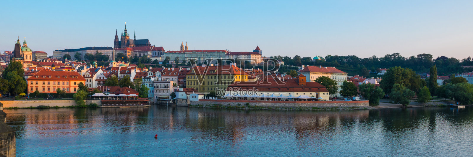 布拉格的桥梁，查理大桥，捷克共和国照片摄影图片