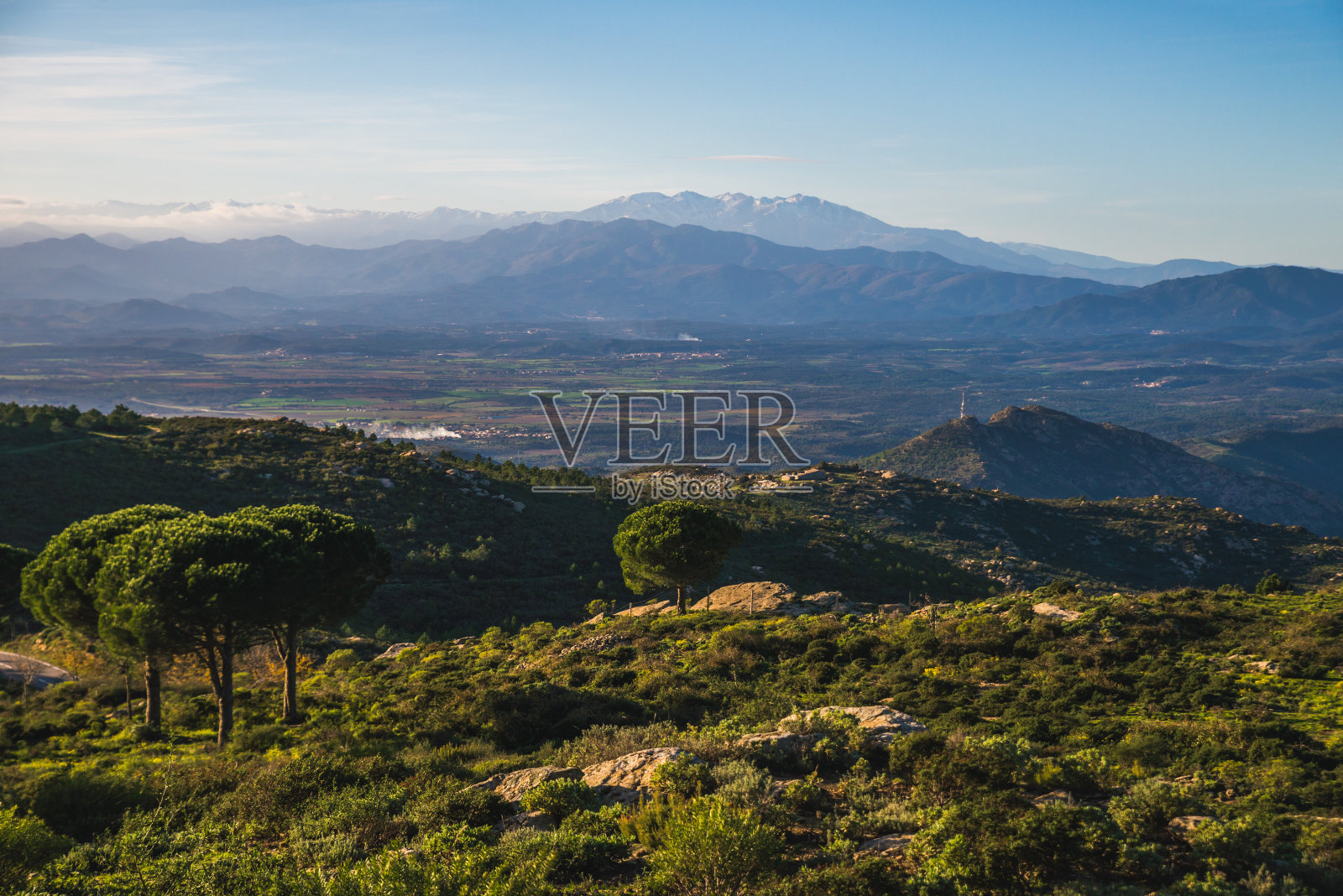 美丽的风景在加泰罗尼亚北部的Cap de Creus自然公园照片摄影图片